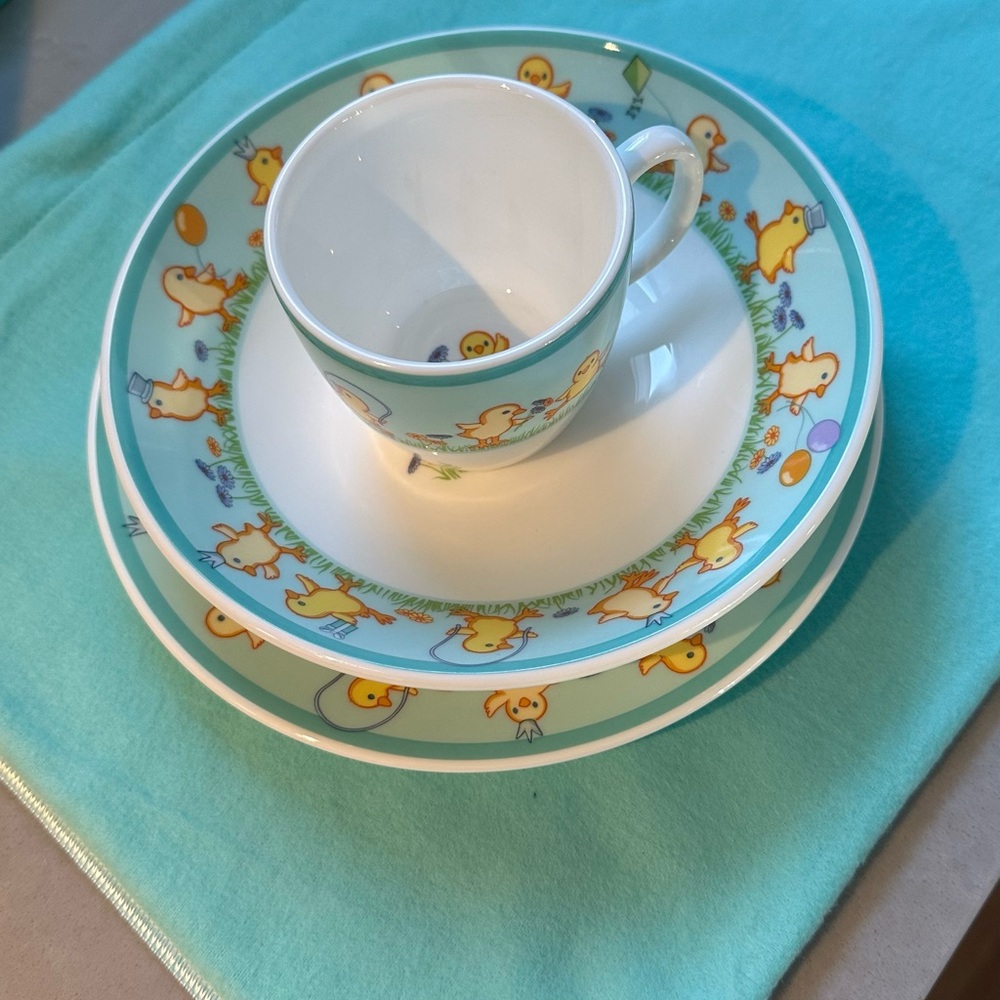 TIFFANY & CO “CHICKS” 3 PIECE PORCELAIN BABY GIFT SET -RARE & NEW/MINT CONDITION - Picture 13 of 15